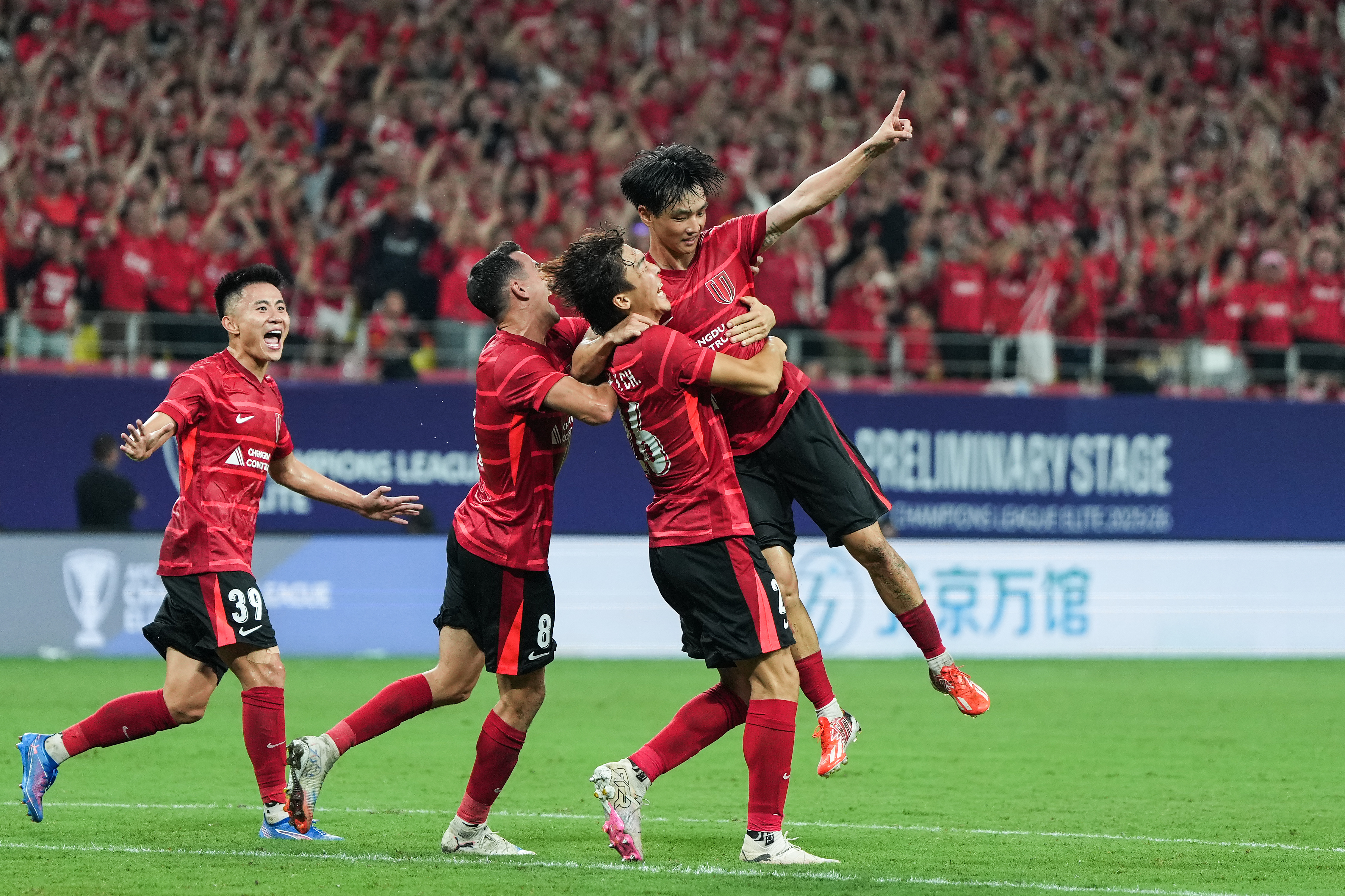 关于转会期成都蓉城复出首秀——欧联节点到来，悬念犹存，资深球员宣示担当的信息